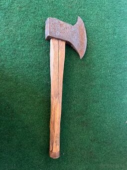 Starožitná sekera