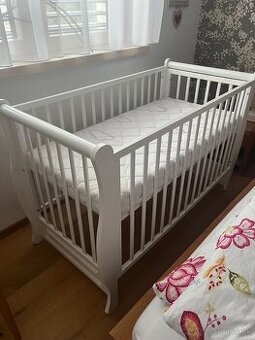 Predám nepoužívanú detskú drevenú postielku