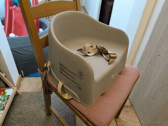 DETSKÝ PODSEDÁK NA JEDÁLENSKÚ STOLIČKU.