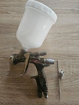 Predam striekaciu pištoľ Iwata