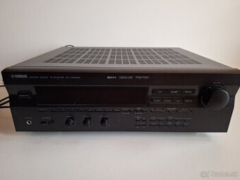 Zosilňovač YAMAHA RX V395RDS