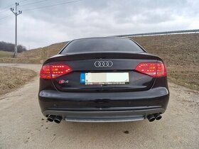 Audi S4 (B8) QUATTRO