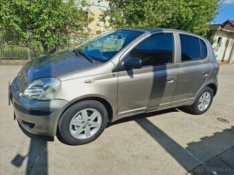 Predam Toyota Yaris 1.0i 48kW s KLIMOU. Kupene nove na SK.