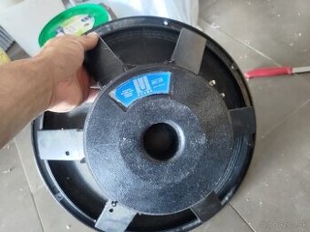 Reproduktory beima rcf JBL