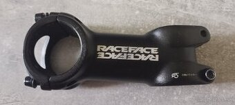 Race face predstavec
