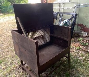 Predam gril železny 105x90