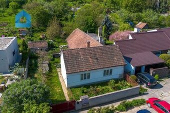 DOREAL / NA PREDAJ STARŠÍ RD S POZEMKOM 1268M2 -SENICA