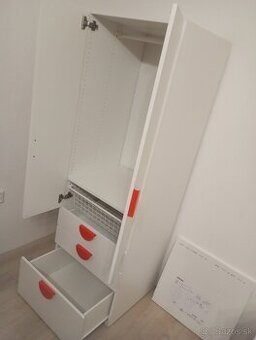 skriňa Ikea Smastad