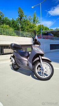 Skuter znen 125