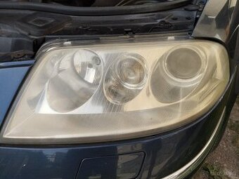 Xenoni Hella Passat B5.5