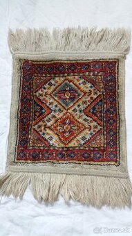 starožitný koberček 30 x 30 cm,  cena 30