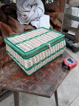 Predám krabičku na šitie