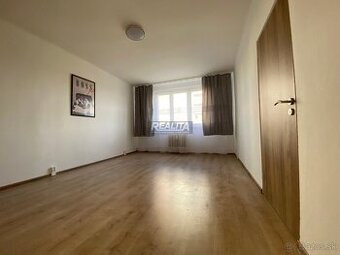 PEKNÝ 2-IZBOVÝ BYT , CENTRUM, REKONŠTRUKCIA