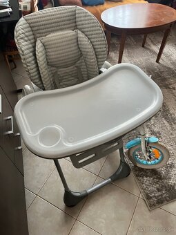 Chicco predam detsku jedalensku stolicku.