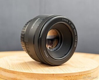 CANON EF 50 mm f/1.8 STM