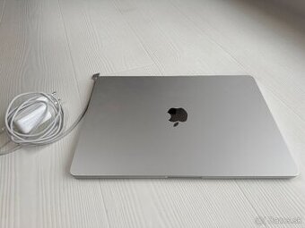 Macbook air 15, 8gb RAM 256gb M2čip