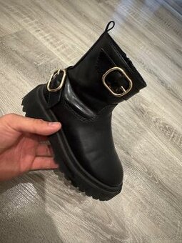 Zara dievčenske čižmi 31