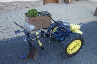 Podvozok na Agzat s pluhom