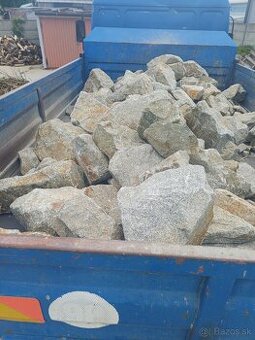 Predam lomovy kamen na skalky,ploty a do gabionov