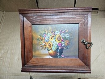 Predam drevenú skrinku na kľúče