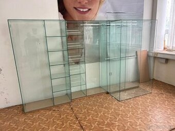 Sklenené vitríny