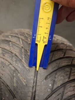 Predám zimné pneumatiky 235/50 r19