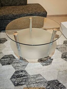 Sklenený konferenčný stolík