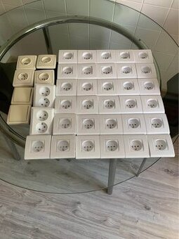 Zásuvka - 1 Euro za 1 Kus