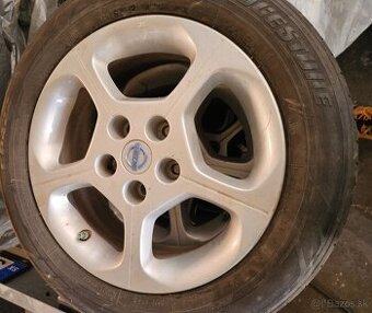 Pneumatika + Disk Nissan