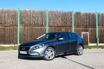 Volvo V40 T2 1.5L 122k Momentum Geartronic