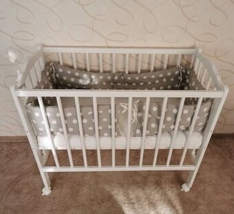 Postieľka pre novorodenca