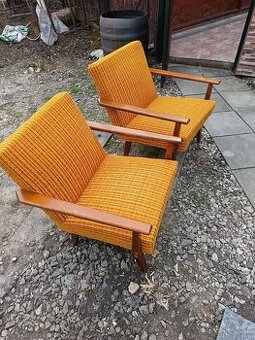Staršie fotelky dobrom stave