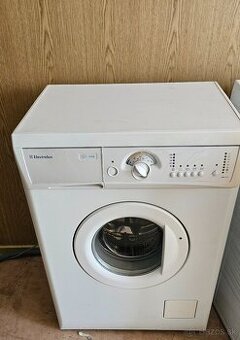 Práčka Electrolux