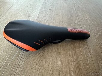 Sedadlo na bajk fi’zik:k