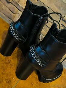 Dámske čierne topánky na opätku, 37, DeeZee (CCC) - 1