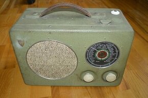 predam - krasne starozitne vojenske radio RADIONE