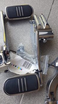Stupačky na Harley Davidson