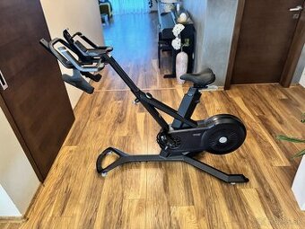 Trenažer , stacionárny bicykel