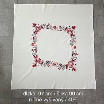 Retro ručne vyšívané kvetinkové obrusy aj iné.