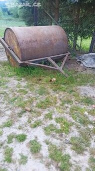 Predam valec za traktor