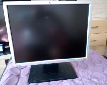 3 Monitory 20+20+19 palcov