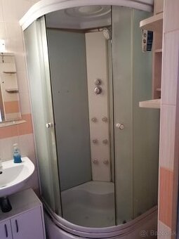 Predám sprchovací kút s umývadlom a skrinkou