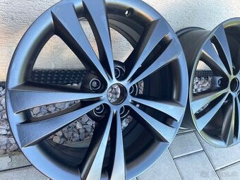 NEPTUNE Schwarz skoda Octavia RS 5x112 7,5x18 ET 51 VW Seat