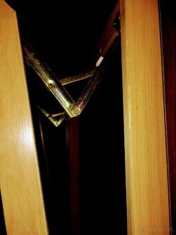 Polohovateľná posteľ