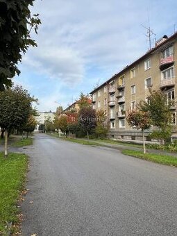 PREDAJ: TEHLOVÝ 2 izb. byt, 63 m2 FORTNIČKA, centrum - B. By