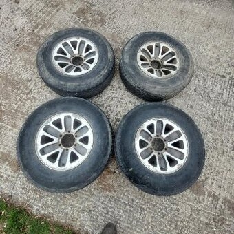 Elektrony kolesa pajero R15