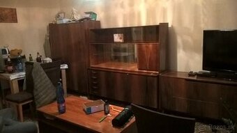 DARUJEM ZA ODVOZ RETRO OBYVACIU STENU