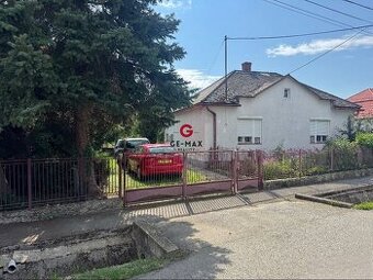 Na predaj rodinný dom s veľkým pozemkom v obci Krišovská Lie