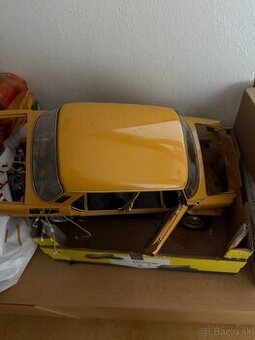 Škoda 100 1:8 deagostini