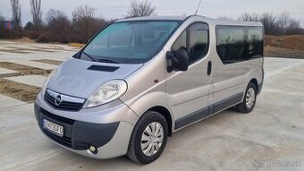 Opel Vivaro 2.5 CDTi 9 miest